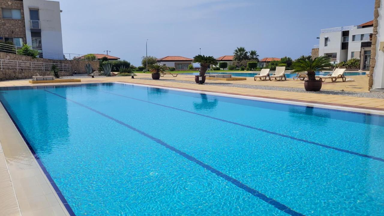 Sea And Mountain View Beachfront Penthouse Yali Exterior foto