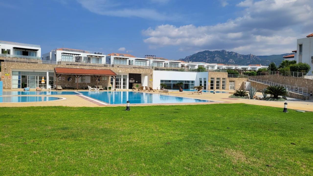 Sea And Mountain View Beachfront Penthouse Yali Exterior foto